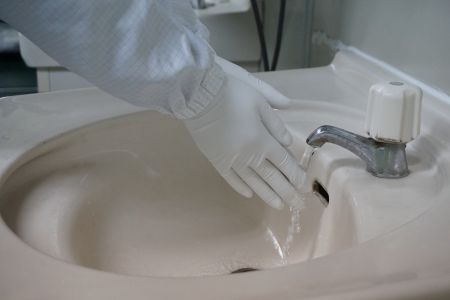 ニトリル手袋の洗浄